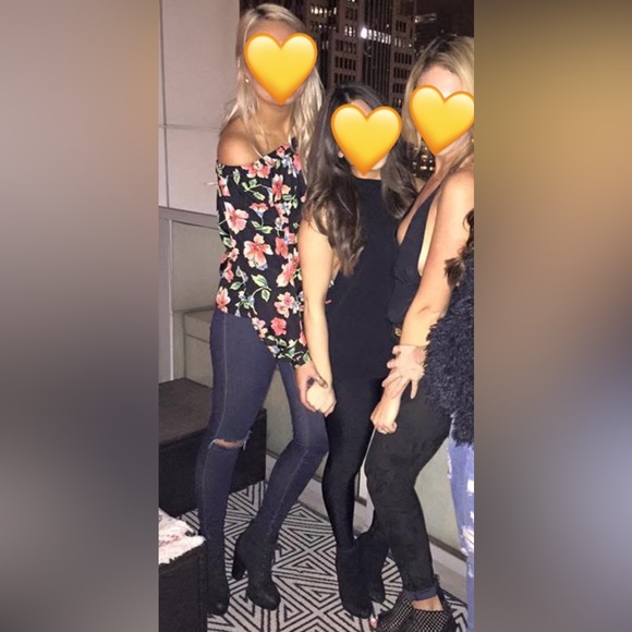 Off the shoulder floral top - Picture 4 of 4